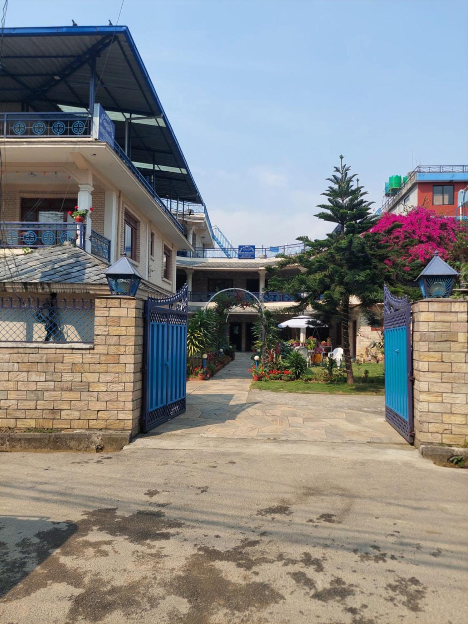 Blue Planet Lodge & Restaurant 포카라 외부 사진